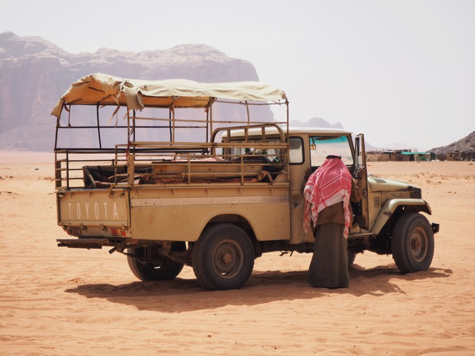 Toyota Land Cruiser J40 - dziadek modelu, którym jeździliśmy. Ma co najmniej 40 lat, a nadal jest normalnie używany